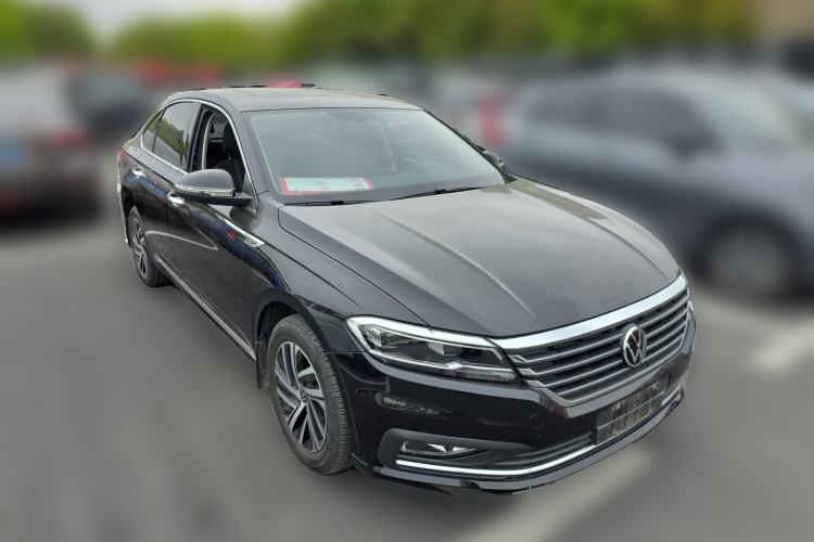 Used Volkswagen Lavida 2022 280TSI DSG Comfort Edition Front Right 45 Deg