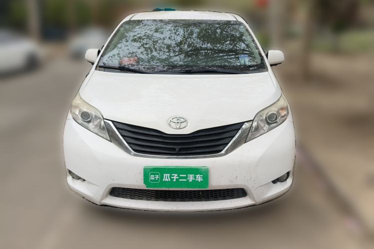 Used Toyota SIENNA  Front