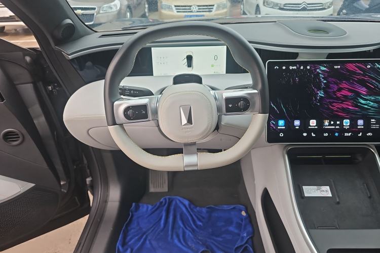 Used Avatr 11 2022 Ultra-Long Range Dual-Motor Luxury Edition 4 Seats Steering Wheel