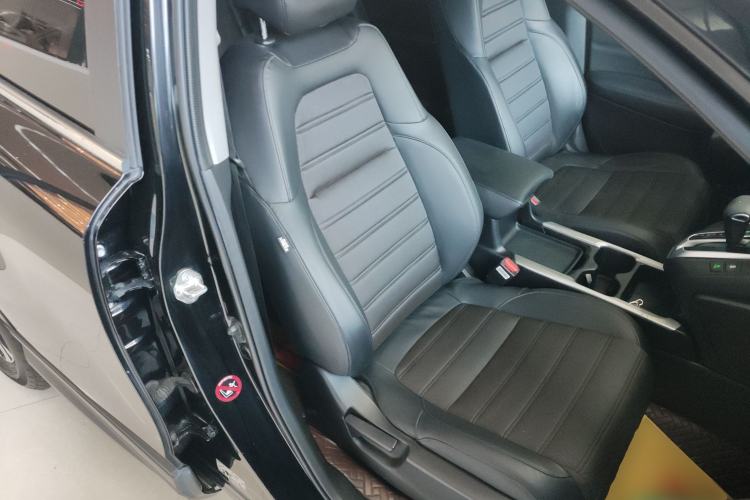 Used Honda CR-V 2021 240TURBO CVT Two-Wheel Drive Urban Edition Right Front Seat