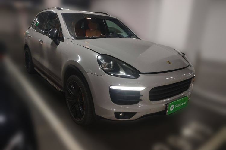 Used Porsche Cayenne 2015 Cayenne 3.0T Front Right 45 Deg