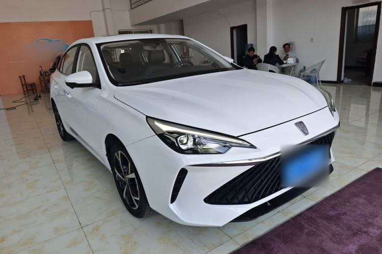 Used Roewe i5 2023 1.5L CVT Luxury Edition Front Right 45 Deg