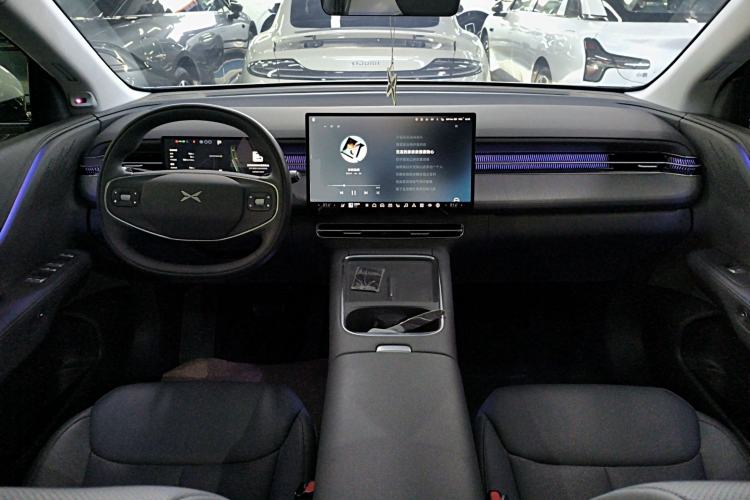 Used XPeng G6 2025 625 Long-Range Max Flagship Edition Center Console