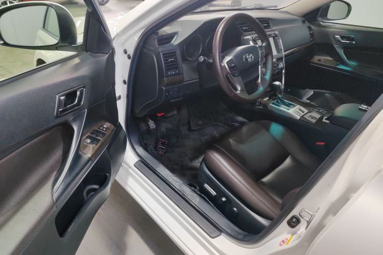 Used Toyota Reiz 2013 2.5V Elite Edition Driver Seat