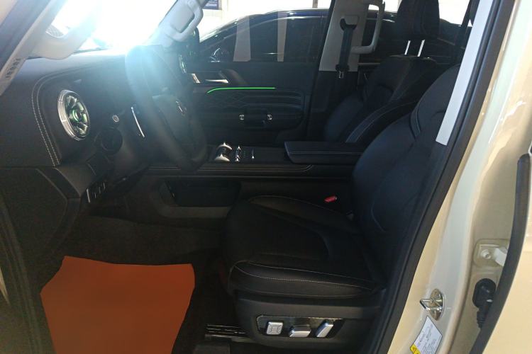 Used Tank 300 2025 2.0T Conqueror
