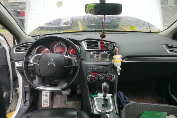 Used Citroen C4L 2014 1.8L Intelligent Drive Automatic Dynamic Model Center Console