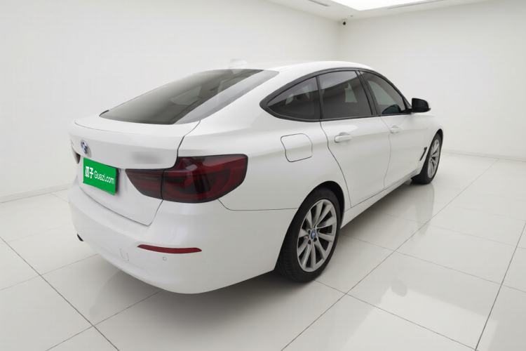 Used BMW 3 Series GT 2018 320i Sport Edition Exterior 5