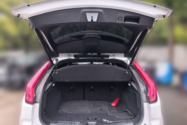 Used Cadillac XT4 2020 28T Two-Wheel-Drive Leading Version Trunk