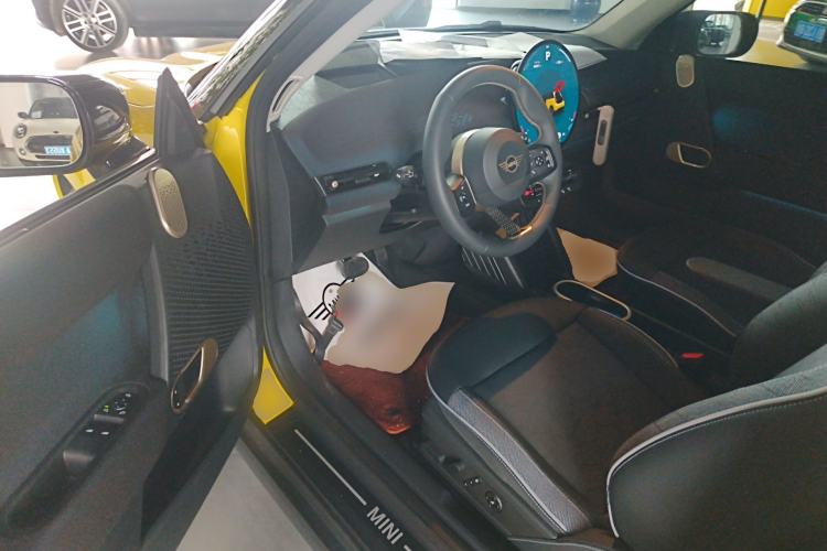 Used MINI Electric COOPER 2024 452km COOPER SE Artist
