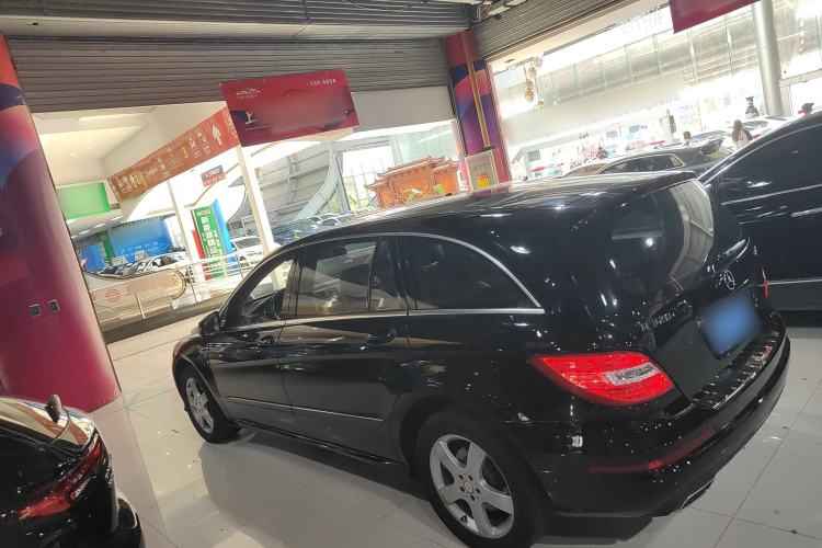 Used Mercedes-Benz R-Class 2014 R 320 4MATIC Luxury Model