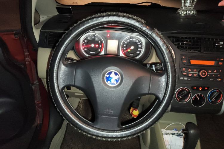 Used Venucia R50 2013 1.6L Automatic Luxury Edition
