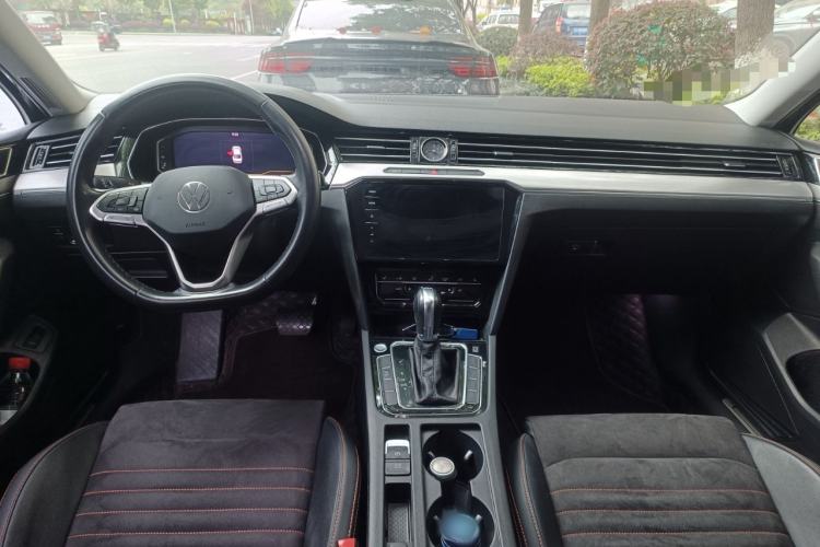 Used Volkswagen Magotan 2021 330TSI DSG 30th Anniversary Edition Center Console