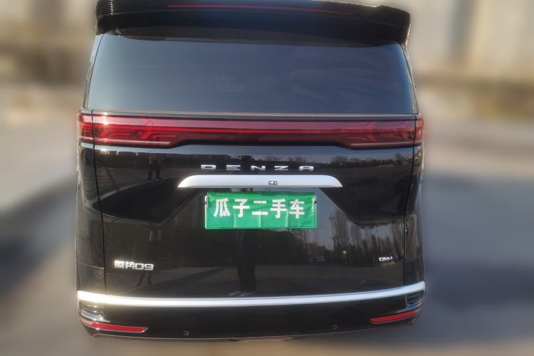 Used Denza D9 2022 DM-i 1040 Prestige Model