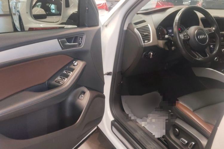 Used Audi Q5 2018 Collector's Edition 40 TFSI Technology Model
