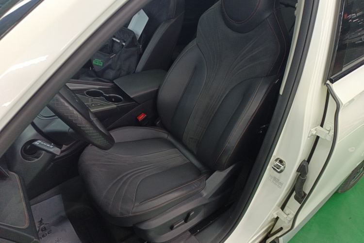 Used Roewe D5X DMH 2024 135 Tech Edition