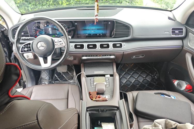 Used Mercedes-Benz GLE 2021 GLE 450 4MATIC Luxury Model Center Console