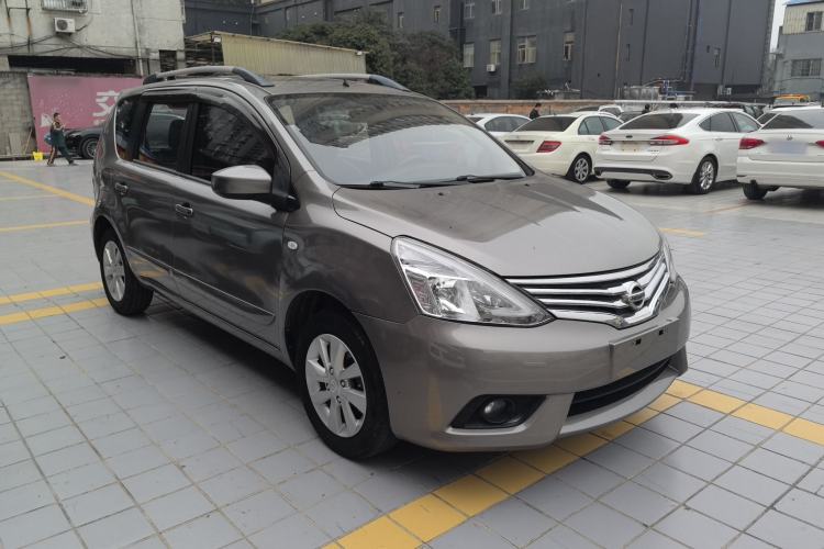 Used Nissan Livina 2013 1.6XL CVT Luxury Edition Front Right 45 Deg