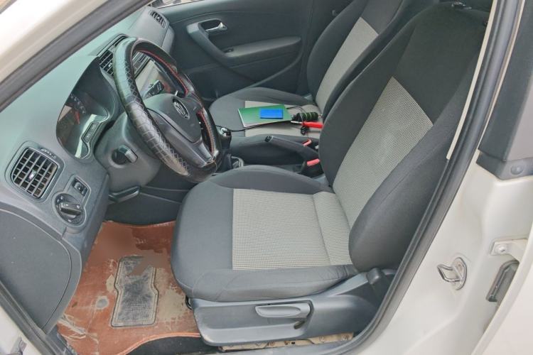 Used Volkswagen Polo 2016 1.4L Manual Fashion Model