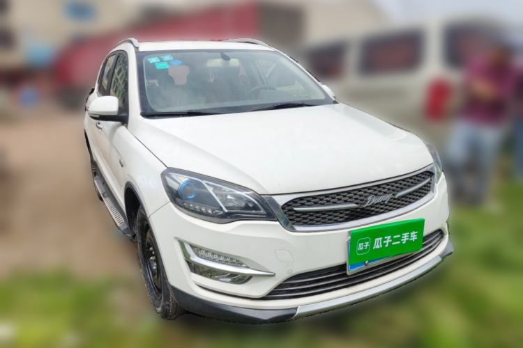 Used Zotye Domy X5 2017 Upgraded Model 1.5T Manual Luxury Version Front Right 45 Deg