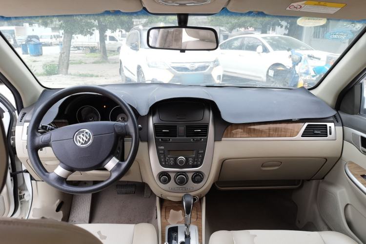 Used Buick Excelle 2015 1.5L Automatic Classic Model Center Console