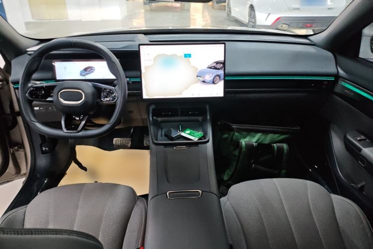 Used Lynk & Co 07 2024 EM-P 126 Long-Range Halo Center Console