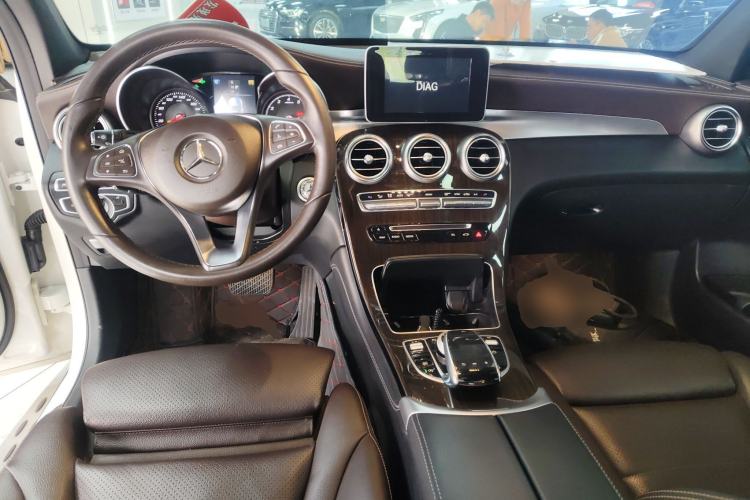 Used Mercedes-Benz GLC 2019 Facelift GLC 260 L 4MATIC Luxury Model