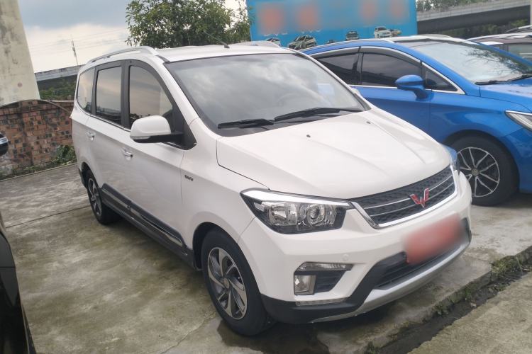 Used Wuling Hongguang 2016 1.5L S1 Deluxe Model China V-standard Front Right 45 Deg