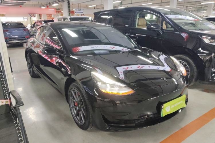 Used Tesla Model 3 2022 Rear-Wheel-Drive Version Front Right 45 Deg