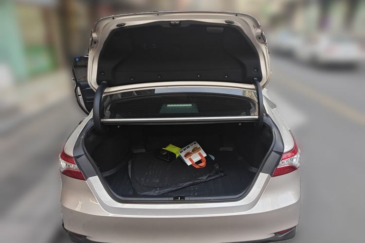 Used Toyota Camry 2021 2.0G Luxury Edition
