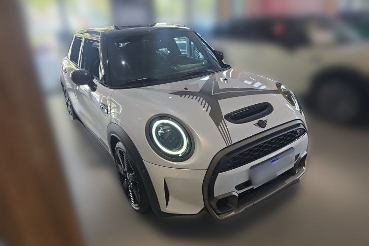 Used MINI 2023 Facelift 2.0T COOPER S Artist Five-Door Edition Front Right 45 Deg