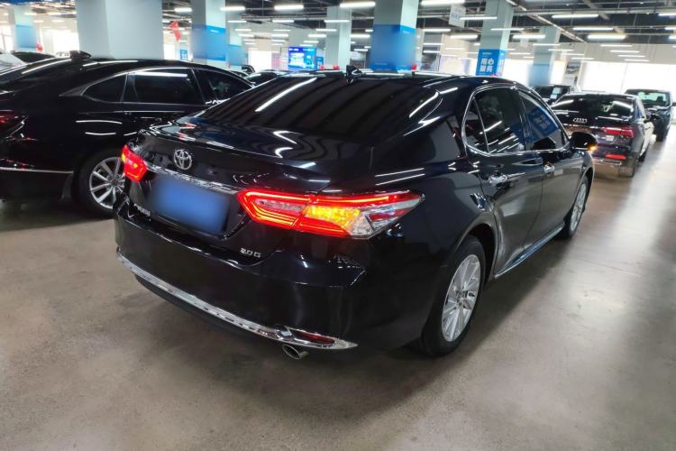 Used Toyota Camry 2023 2.0G Luxury Edition
