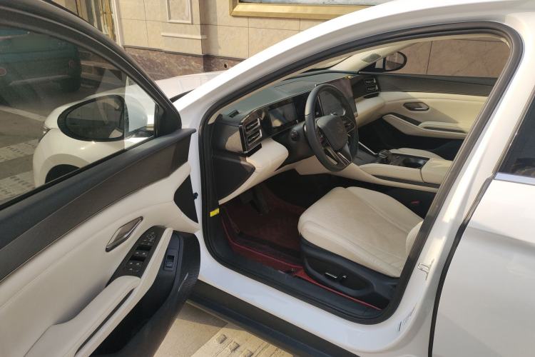 Used BYD Qin L 2024 DM-i 120KM Excellence Model
