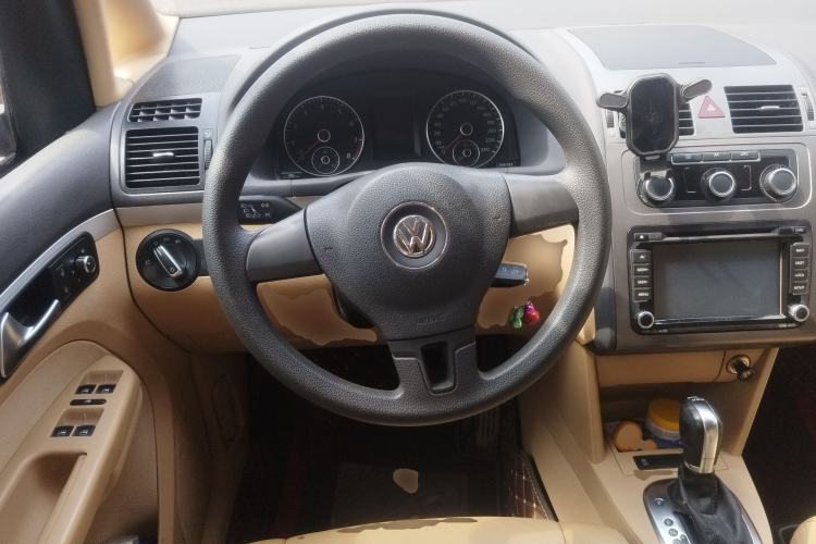 Used Volkswagen Touran 2011 1.4T DSG Zhiya Edition 5 Seats Steering Wheel