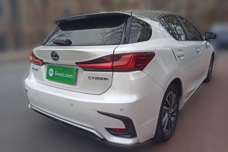 Used Lexus CT 2017 CT200h Comfort Edition Two-Tone China V Standard

