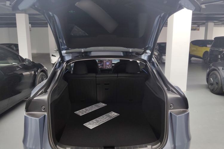 Used Tesla Model Y 2025 Rear-Wheel-Drive Version Trunk