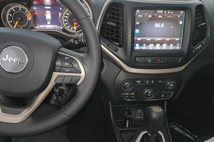 Used Jeep Cherokee 2017 2.4L Leading Smart Edition