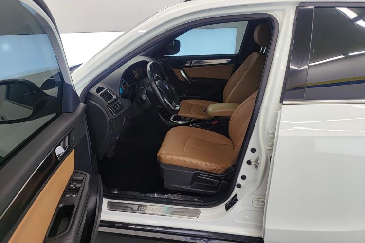 Used Brilliance V5 2016 1.5T Automatic Two-Wheel Drive Smart Version
