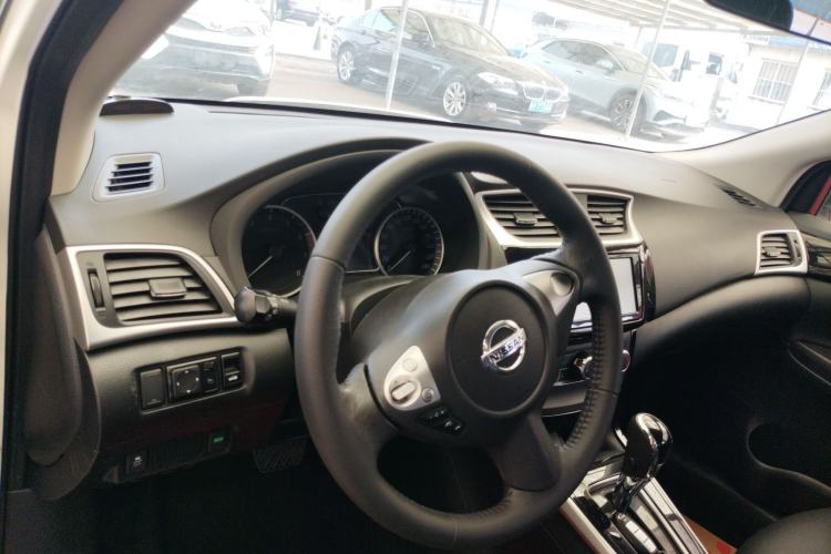 Used Nissan Sylphy 2018 1.6XV CVT Deluxe Edition Center Console