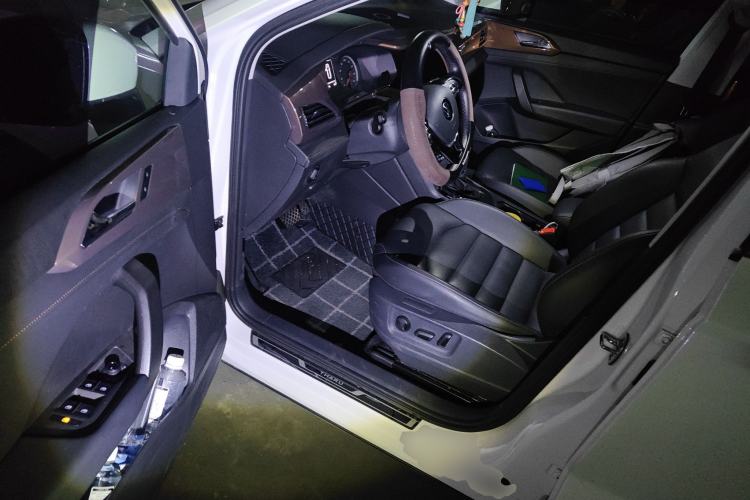 Used Volkswagen Tharu 2021 280TSI Two-Wheel-Drive Luxury Plus Edition Driver Seat