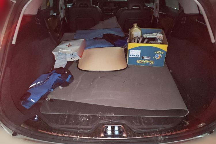 Used Volvo V60 2015 T5 Zhiya Edition Trunk