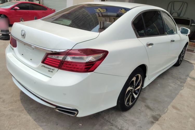 Used Honda Accord 2016 2.4L Luxury Edition Rear Right 45 Deg