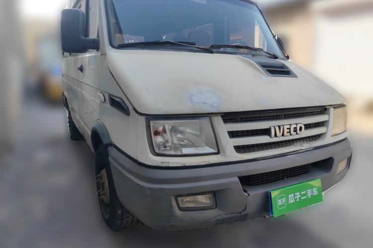 Used Iveco Daily 2009 2.5T-A35 7-Seater