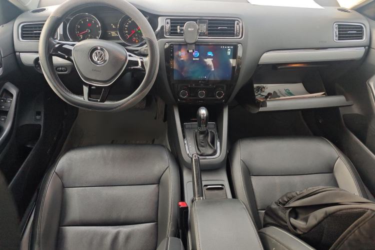 Used Volkswagen Sagitar 2015 230TSI Automatic Comfort Version