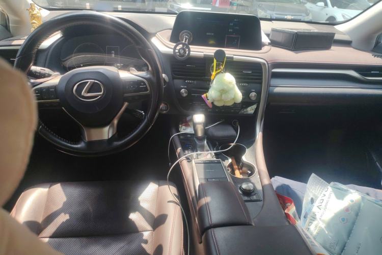 Used Lexus RX 2020 Facelifted 300 4x4 Elegant Edition Center Console