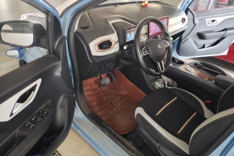 Used SOL E10X 2021 302 km Range Luxury Version 30.2 kWh Driver Seat