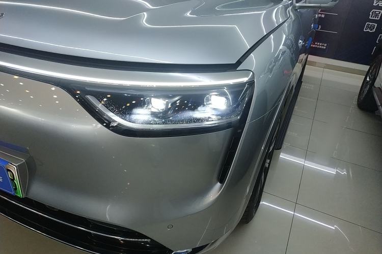 Used Hima AITO M8 2025 Extended-Range Max Version 37 kWh 6-Seater
