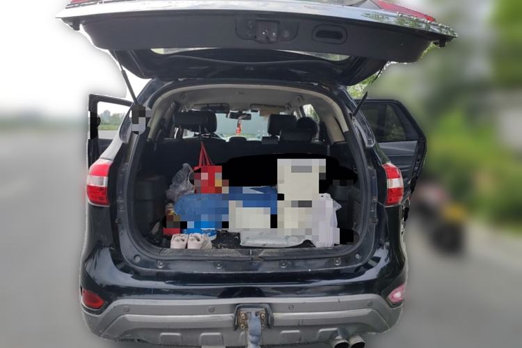 Used JMC Yusheng S350 2013 2.4T Automatic 2WD Diesel Luxury Edition 5 Seats
