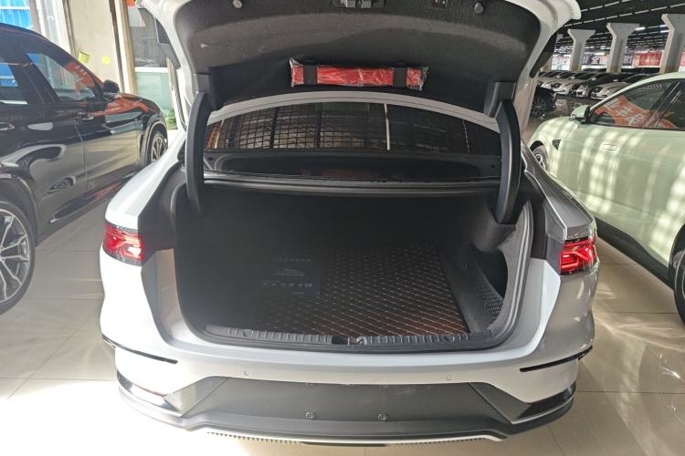 Used BYD Han 2024 EV Glory Edition 506KM Front-Wheel-Drive Premium Model