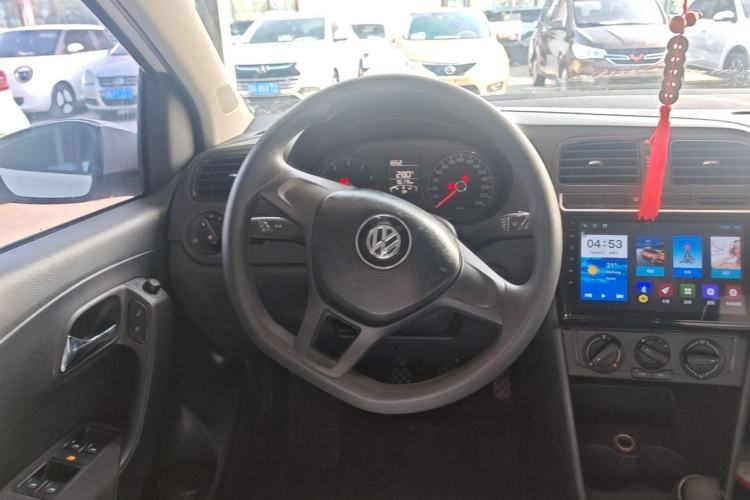 Used Volkswagen Polo 2014 1.4L Manual Fashion Edition Steering Wheel