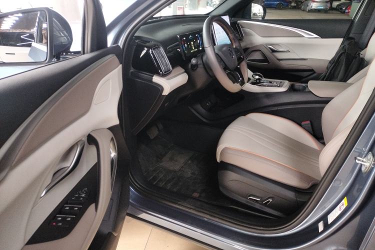 Used BYD Song Pro New Energy 2024 HONOR Edition DM-i 71KM Beyond Model Driver Seat